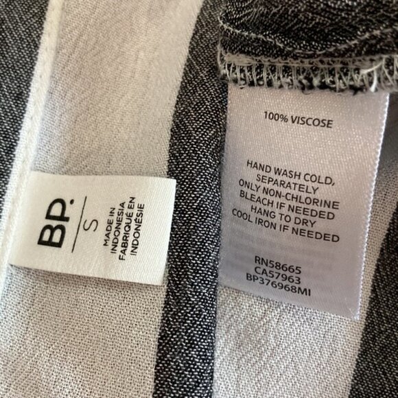 Bp White and Black Striped Button Down Long Sleeve Collared Shirt - Picture 12 of 13